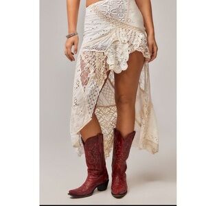 Urban Outfitters Kimchi Blue Lace High-Low Skirt in Cream NWOT